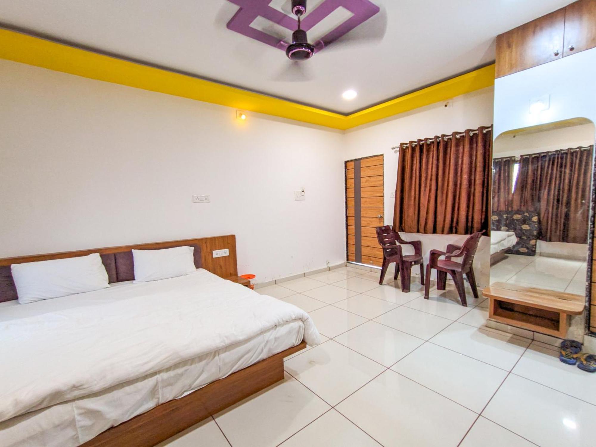Samrat Homestay Garudeshwar Extérieur photo