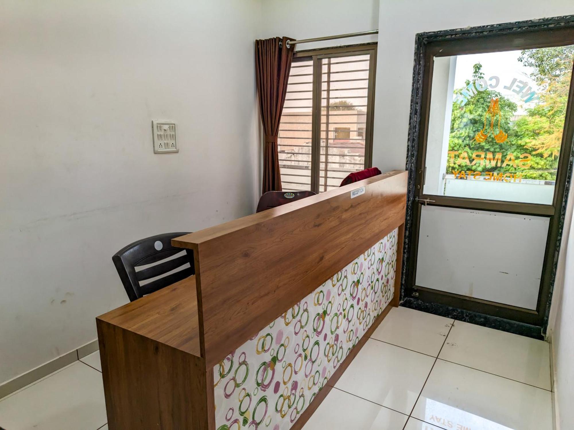 Samrat Homestay Garudeshwar Extérieur photo