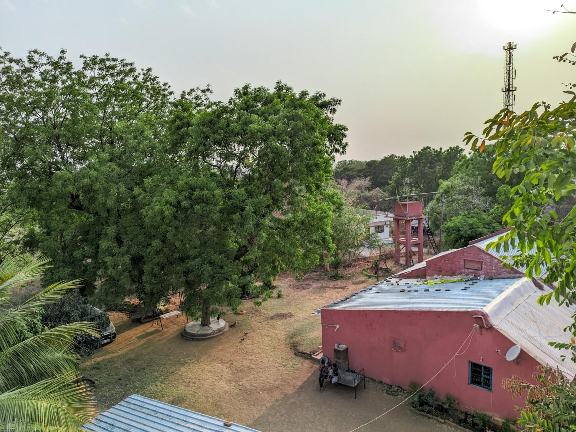 Samrat Homestay Garudeshwar Extérieur photo